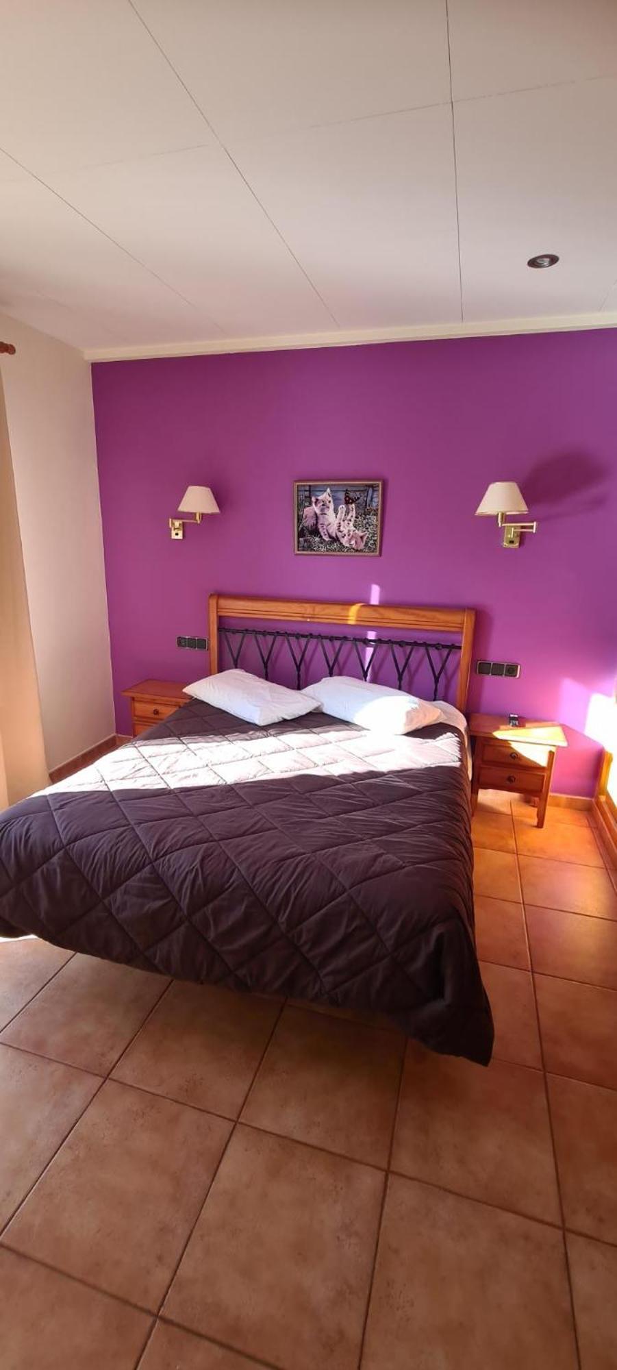 Hostal Mont-Rock Montagut Ngoại thất bức ảnh